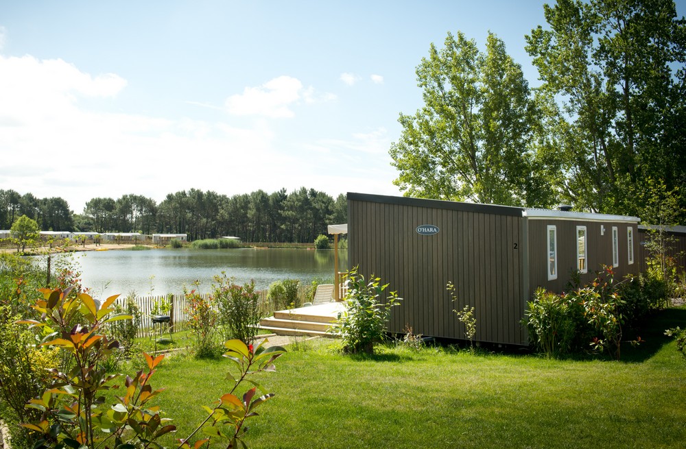 mobil-home bord d'étang