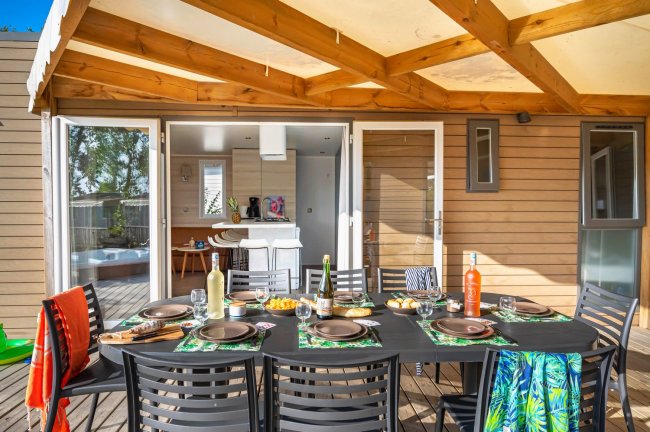 repas sur la terrasse