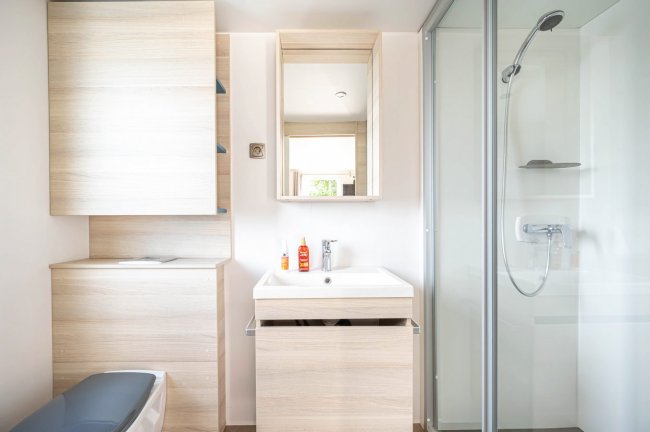 salle d'eau modèle exclusif 8 personnes