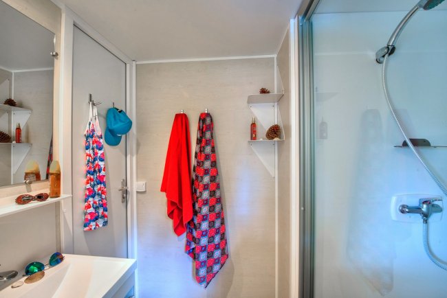 salle de bain du cottage standard 6pers 2ch